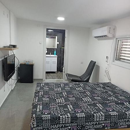 שמילה אירוח 1 Apartment Arad Exterior foto